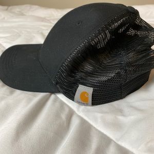 Carhartt black trucker hat. Used - good quality